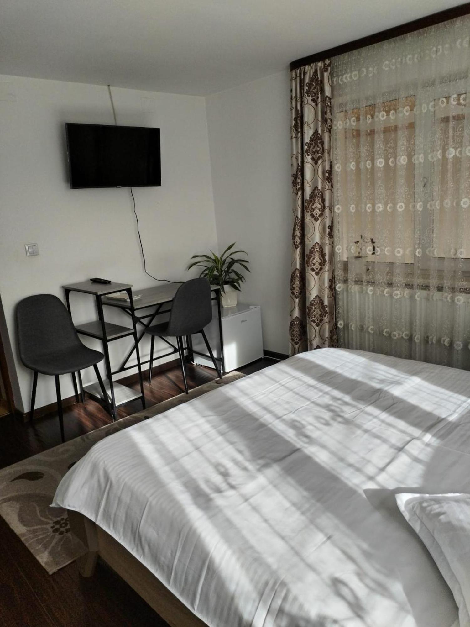 Hotel Casa Irina Mînăstirea Humorului Exterior foto
