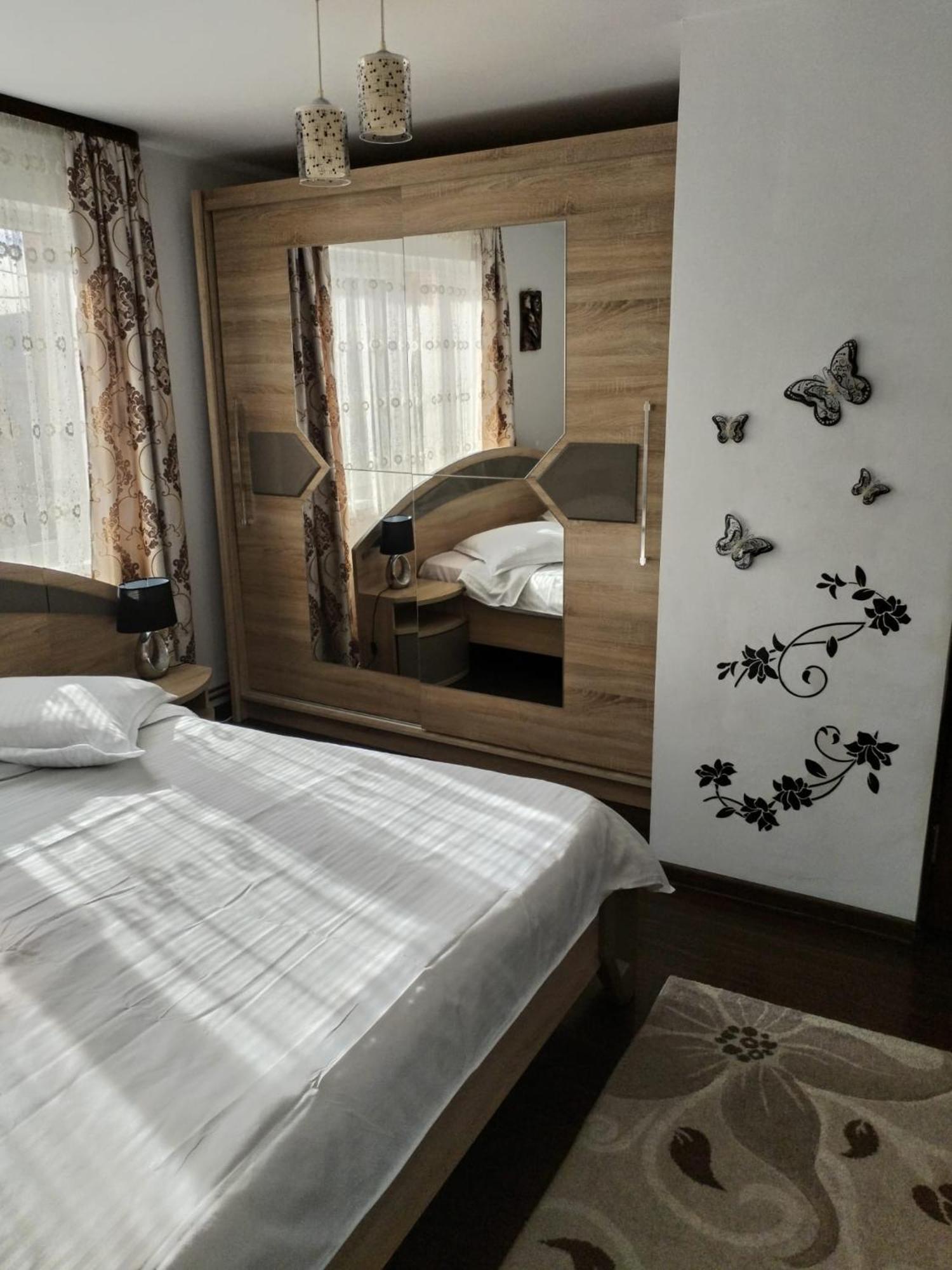 Hotel Casa Irina Mînăstirea Humorului Exterior foto