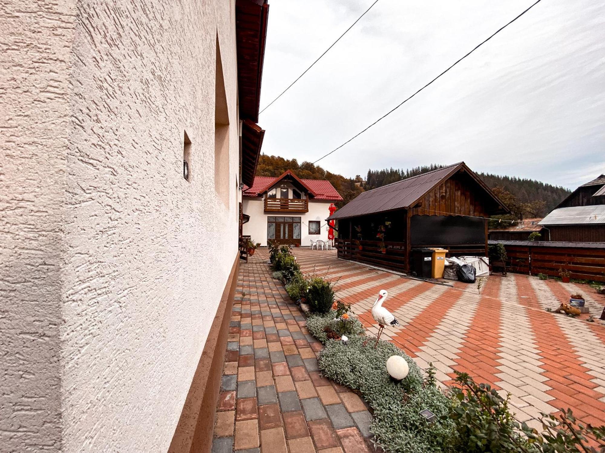 Hotel Casa Irina Mînăstirea Humorului Exterior foto